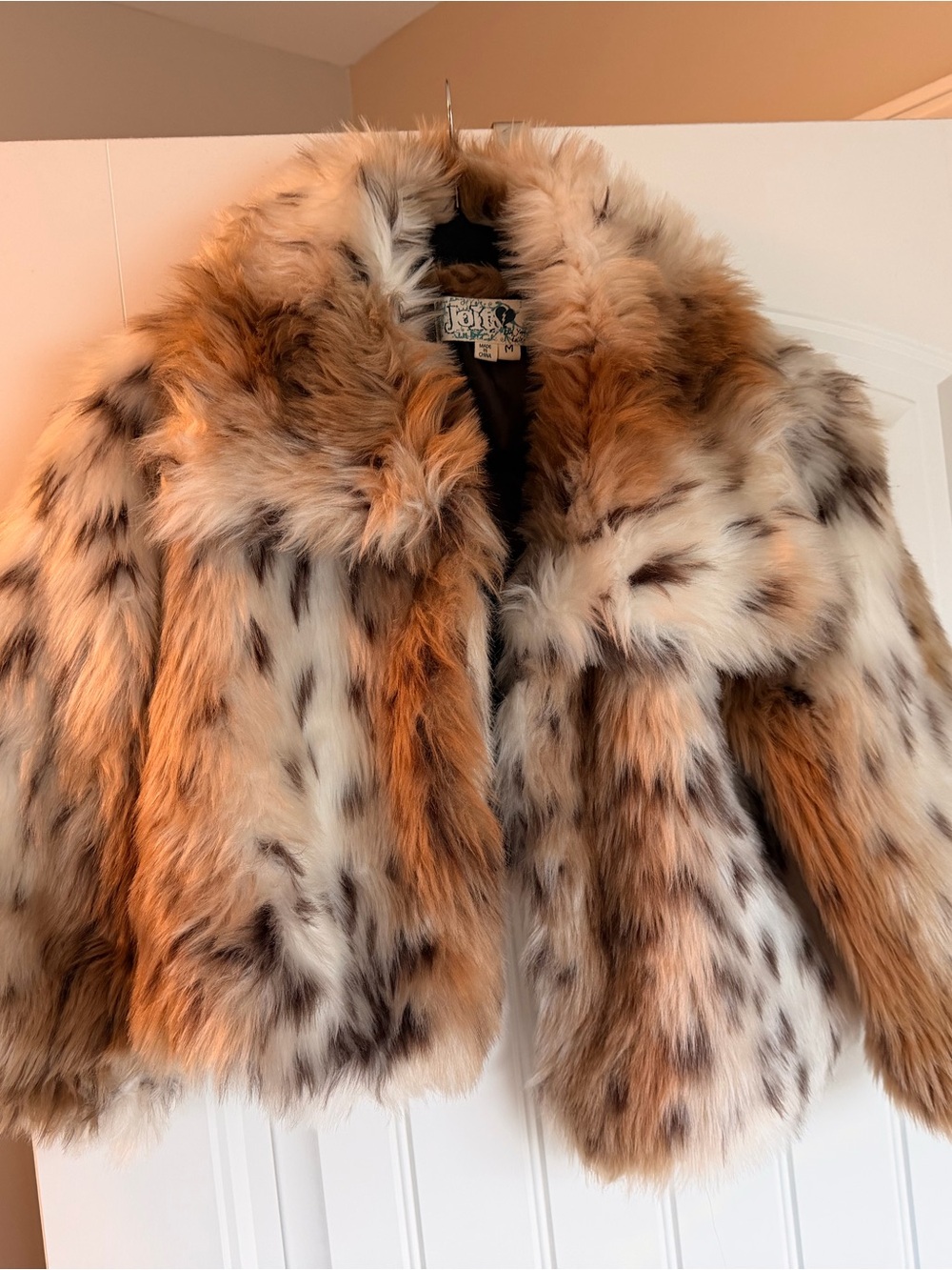 Faux Fur Cropped Jacket in Cream & Brown